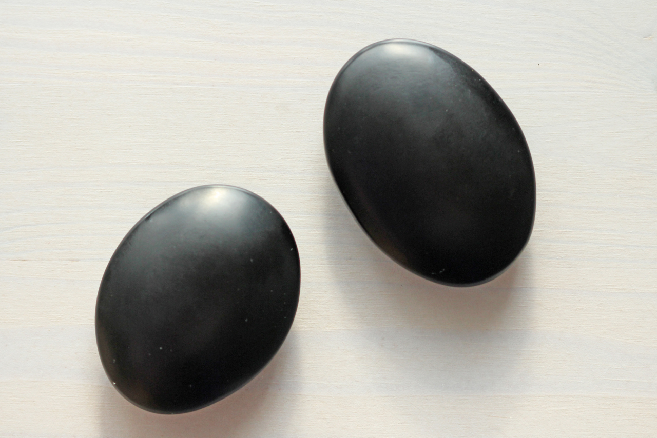 Oltu Taşı Nedir? Özellikleri, Faydaları ve Bakımı Hakkında Bilmeniz Gerekenler