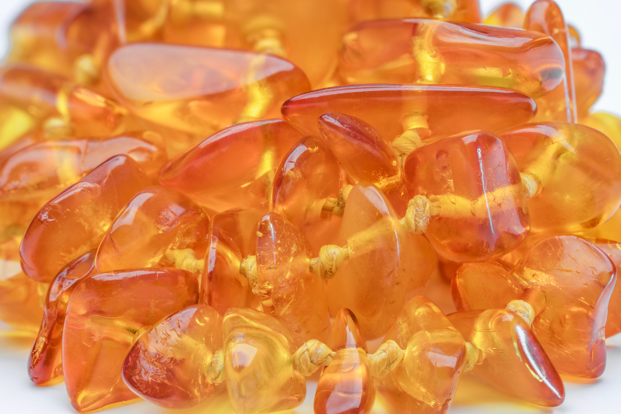 Kehribar Tesbih Nedir? Faydaları ve Özellikleri Nelerdir?