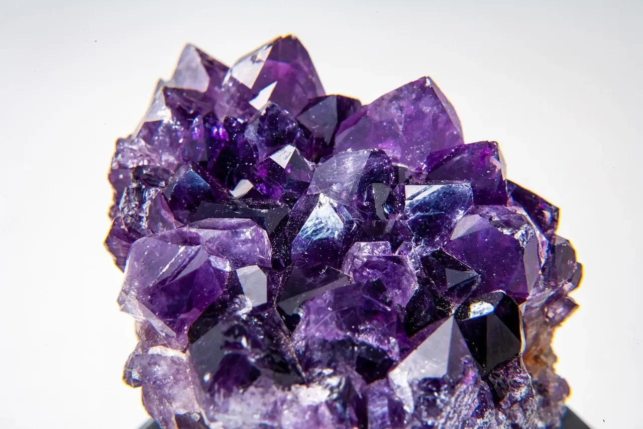 Doğal Taş Nasıl Arındırılır? Enerjiyi Temizlemenin Doğal Yolları