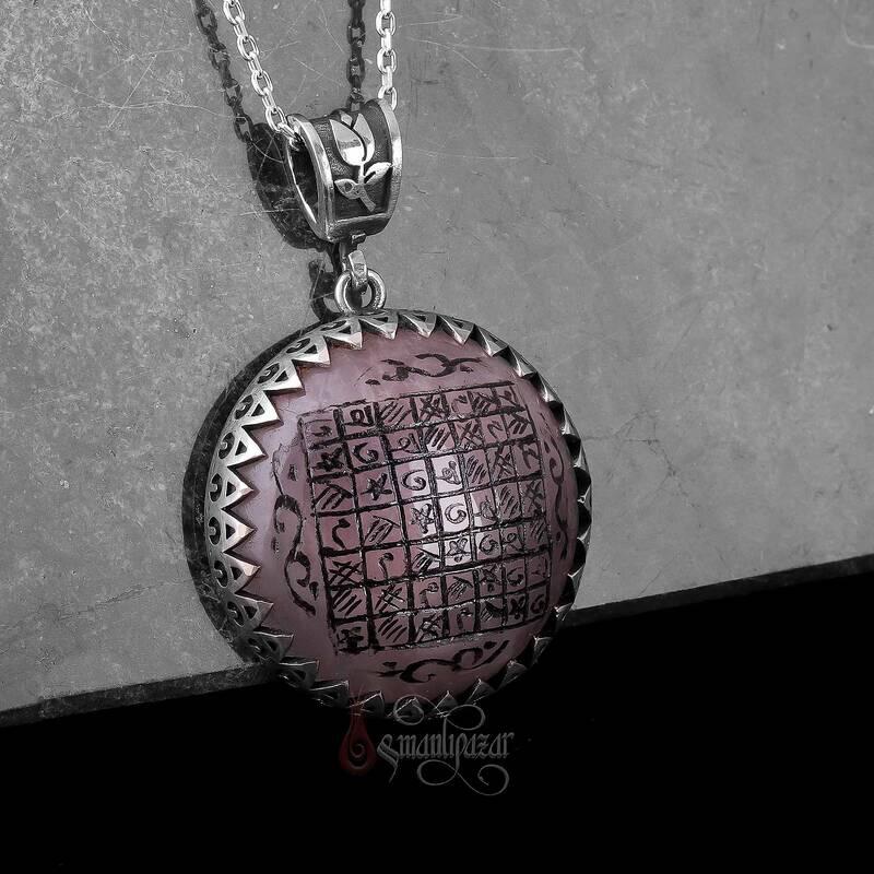 Celcelutiye Yazılı Elde Oyma Sanatı Pembe Kuvars Taşı Gümüş Kolye - 1