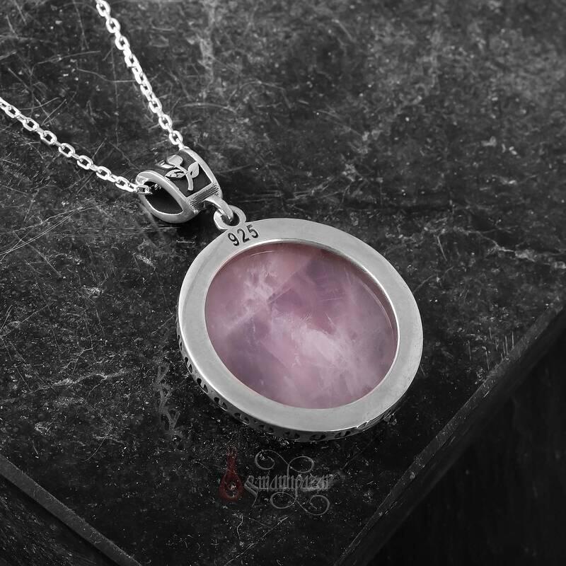 Celcelutiye Yazılı Elde Oyma Sanatı Pembe Kuvars Taşı Gümüş Kolye - 4