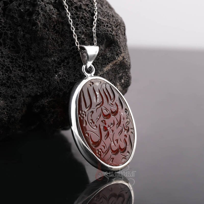 La ilâhe illallah Muhammeden Resulullah Eski Özel Hat Yazısı Yemen Akik Taşı 925 Ayar Gümüş Kolye