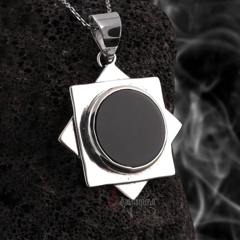 Siyah Onix Doğal Taşlı 925 Ayar Gümüş Sekizgen Tasarım Kolye