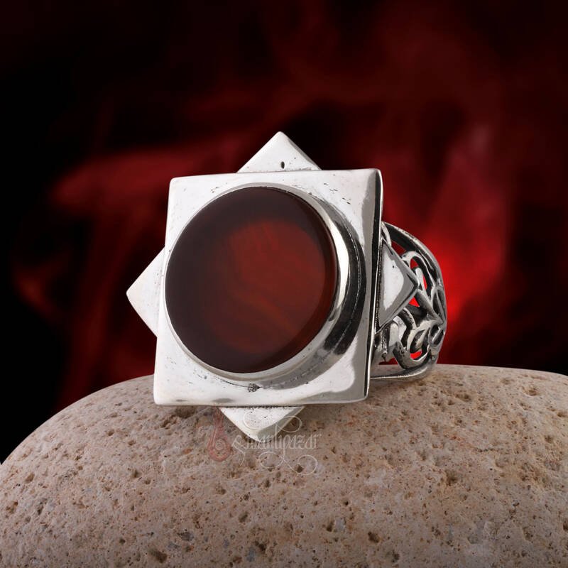 Yassı Akik Taşı 925 Ayar Gümüş El İşçiliği Sekizgen Tasarım Hanedan Yüzüğü