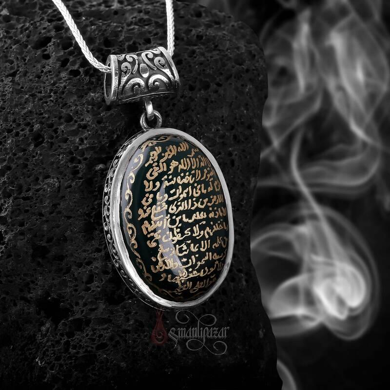 Yeşil Akik Taşı Ayetel Kürsi Yazılı Elde Oyma Sanatı Gümüş Kolye - 3